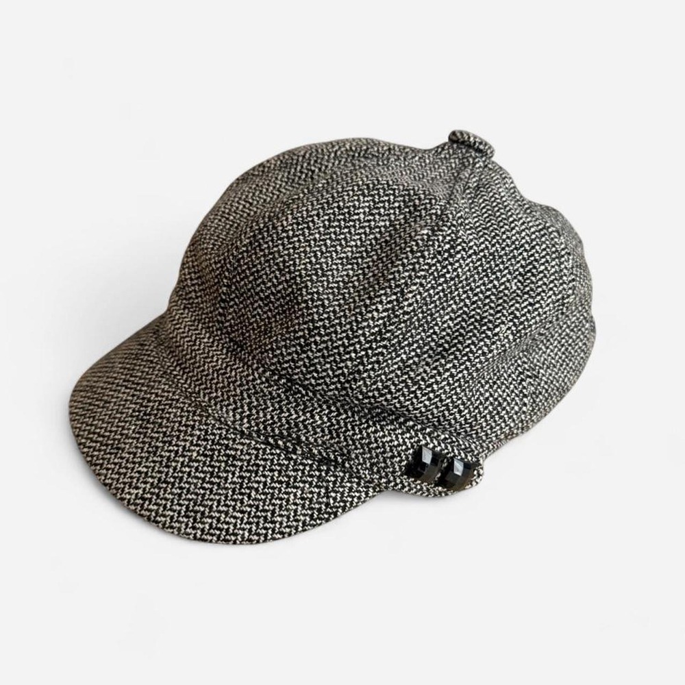 Y2K 2000s Black and white herringbone Paper boy cap